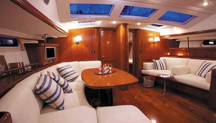beneteau-interior.jpg