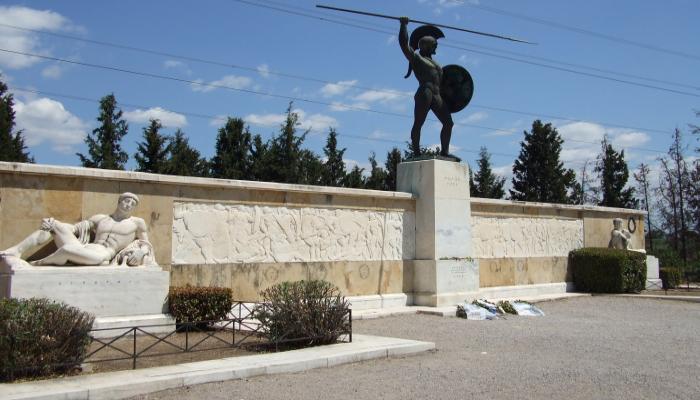 leonidas-of-Sparta-monument-at-Thermopylae.jpg