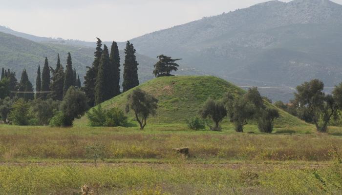 marathon-battlefield-the-Athenians-tomb.jpg